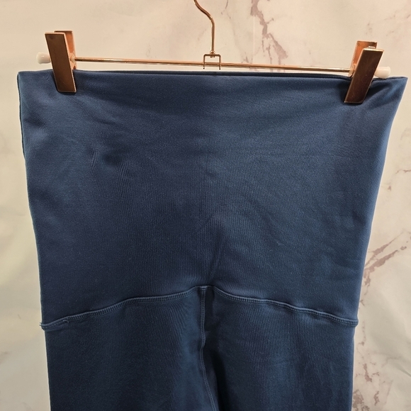 Kindred Bravely Leggings Womens Small Blue Maternity Postpartum Crop Capri - Picture 5 of 9